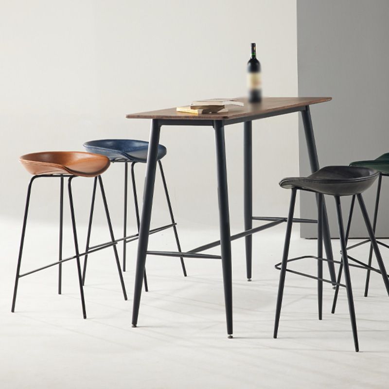 Silla de bar de estilo industrial, asiento de cubo, patas de hierro para restaurante y bar