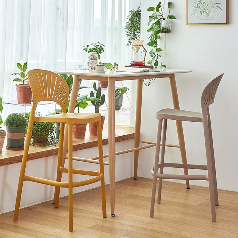 Modern Backrest Armless Counter Stool Plastic Stackable Bar Stool with 4 Legs