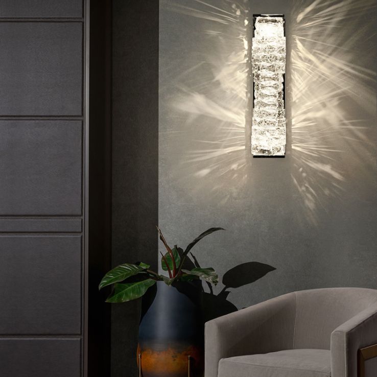 Moderner Stil Geometrischer Wandleuchten Schonconces Kristallblock 1-Licht-Leuchte in Chrom und Gold