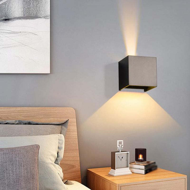 Moderne Stil quadratische Wandleuchte Leuchte Metall 2 Leuchten Wandmontierte Beleuchtung