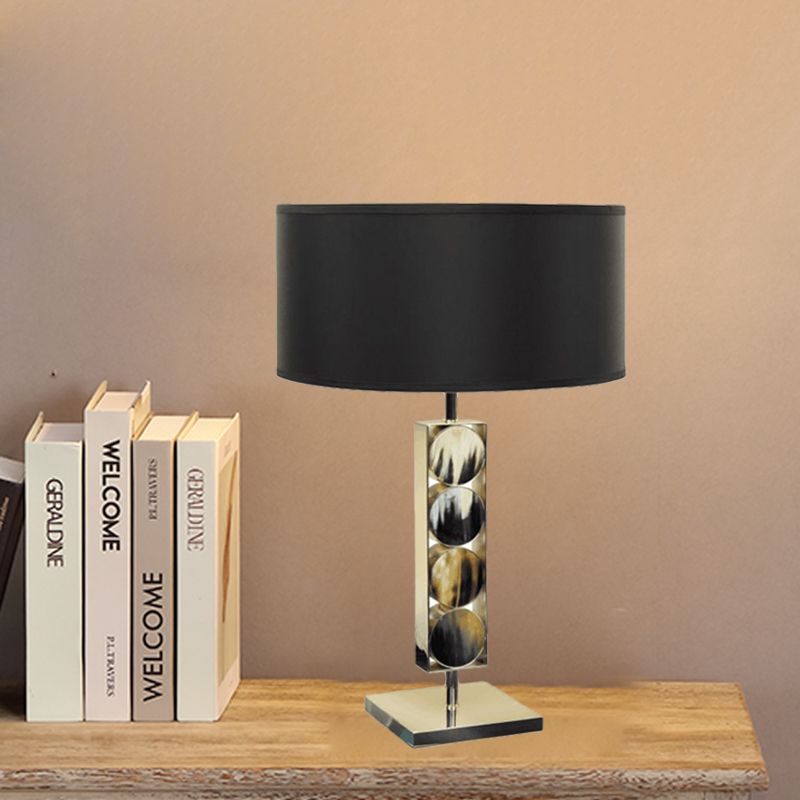 Rectangle Metal Night Table Light Moderniste 1 Lampe de bureau en tissu noir clair pour chambre à coucher