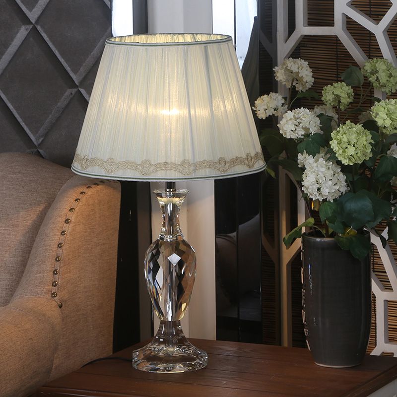 Green / beige 1 bulbe Crystal Stand Lampe Tames Tames Fabric Barrel Table Lumière pour la chambre à coucher