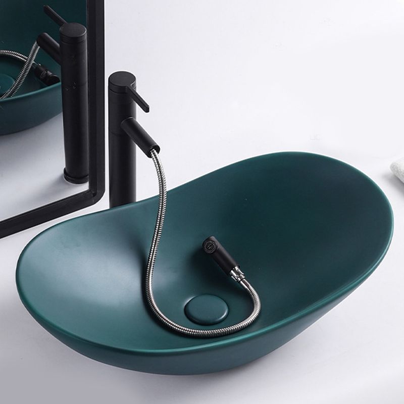 Modern Bathroom Sink Oval Bathroom Sink Overflow with Basin and Faucet