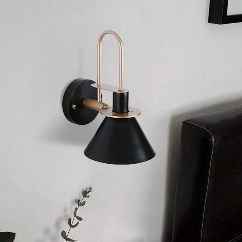 1 cabeza de macarrón con lámpara de matrícula de pared de hierro