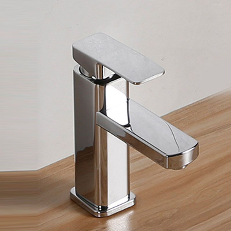 Contemporary Bathroom Sink with Pop-Up Drain Porcelain Oval-Shape Undermount Bathroom Sink