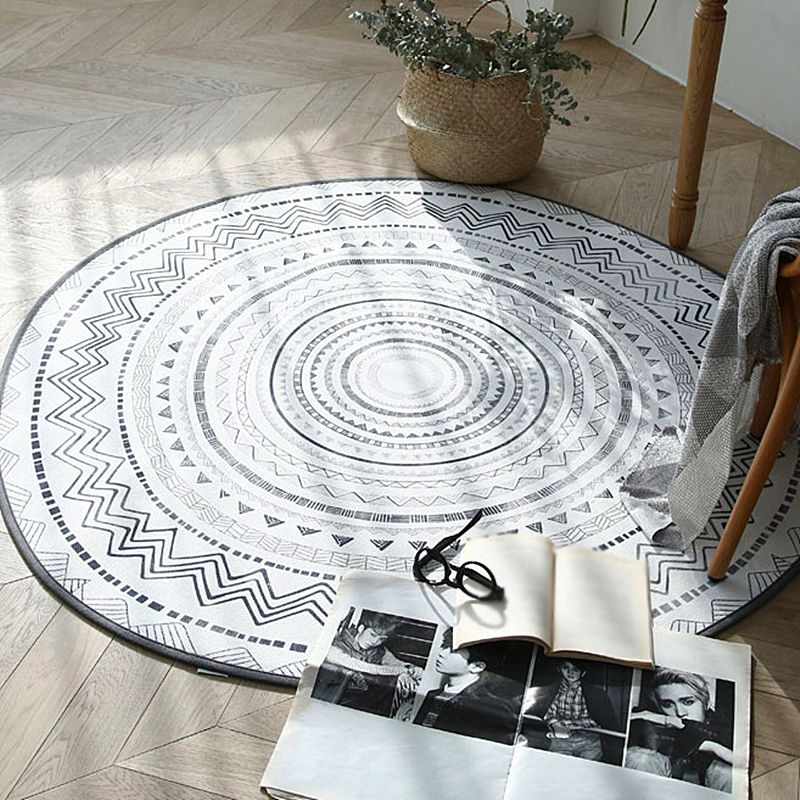 White Moroccan Rug Polyester Graphic Rug Stain Resistant Rug for Home Decor