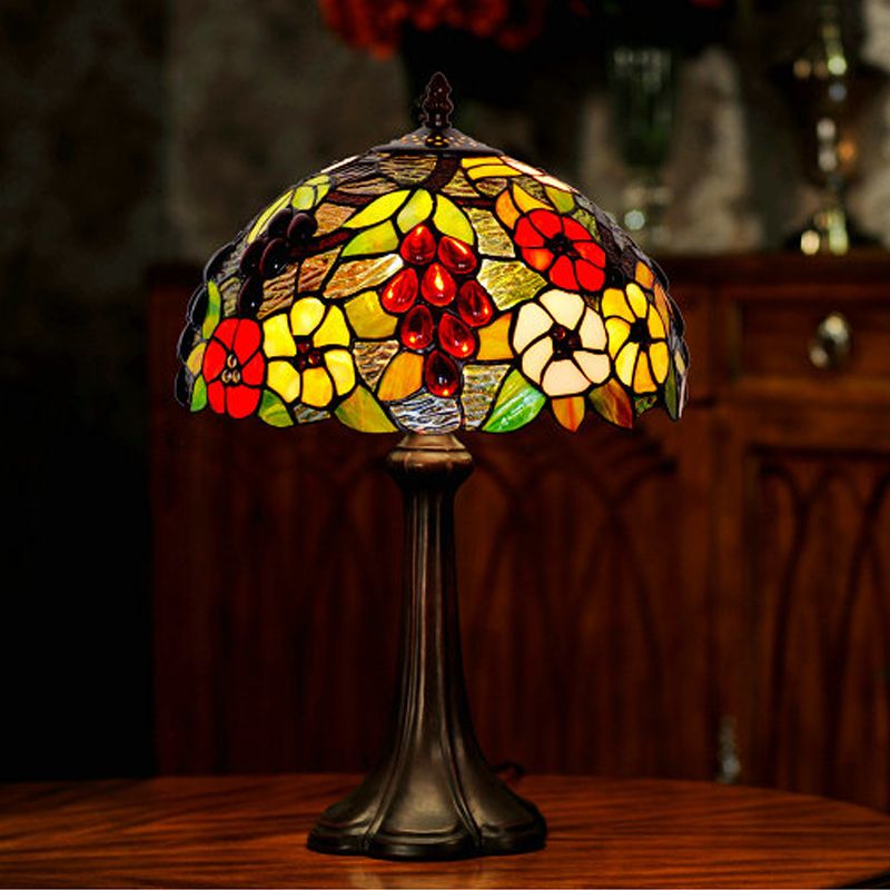 Verre texturée texturée bronze lampe nocturne Dome Shade 1 Bulbe Tiffany Table Éclairage avec raisin et motif de fleurs