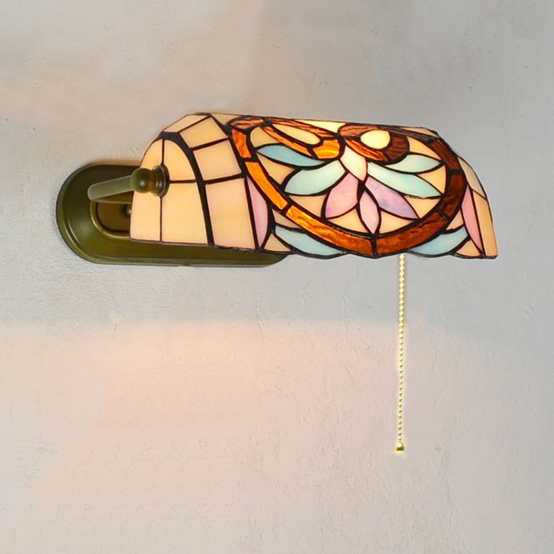 Tiffany Banker Wall Light with/without Pull Chain Stained Glass 1 Light Wall Mount Fixture with Flower Pattern in Beige