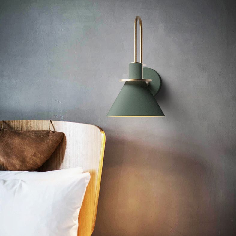 1 Light Metal Wall Mounted Light Fixture Modern Curved Arm Wall Sconce Lighting for Dining Room