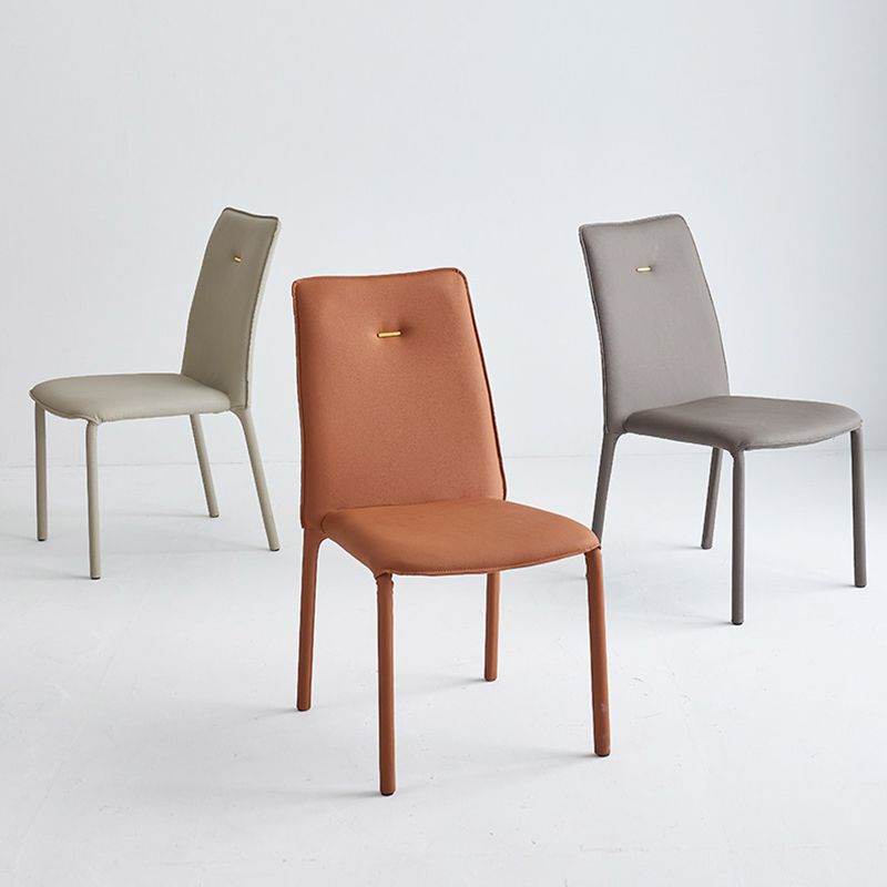 Sillas de comedor de cuero de estilo moderno, silla lateral apilable con respaldo sólido para uso doméstico (juego de 2)
