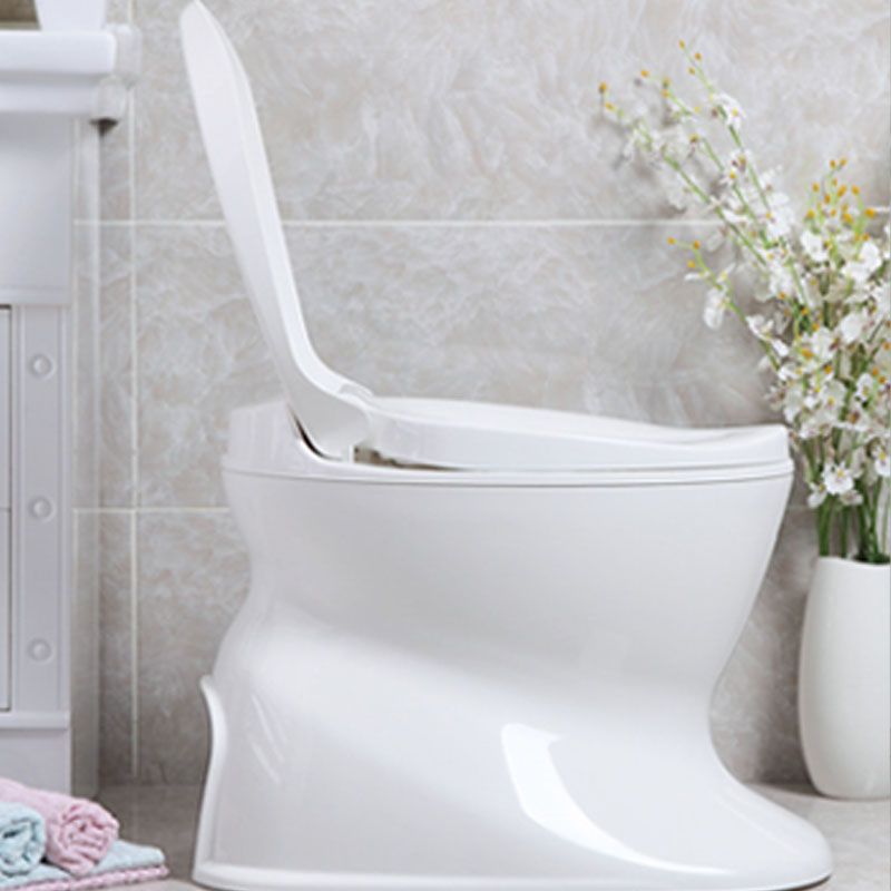 Modern Plastic Toilet Floor Mounted Toilet Bowl with Slow Close Seat for Bathroom