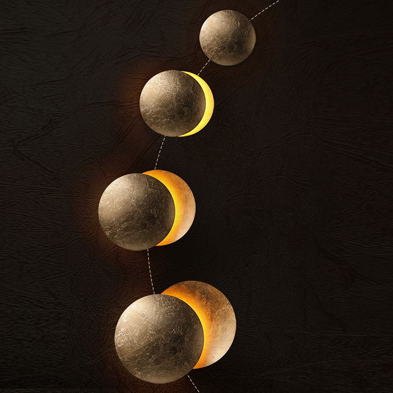 Metal LED Rotatable Wall Sconce in Modern Creative Style Gold Foil Circular Wall Lamp for Bedroom