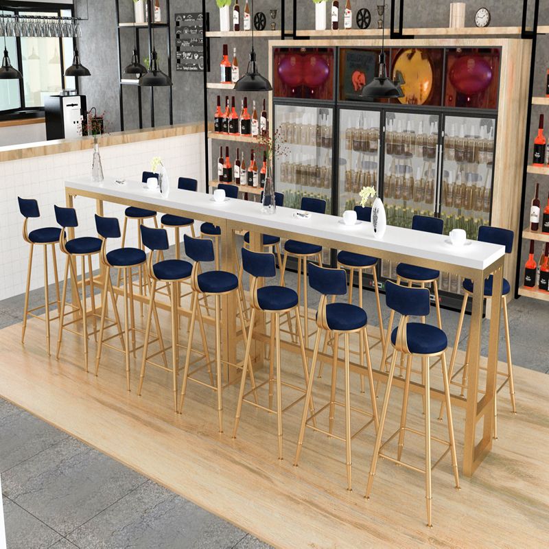 Mesa de barra de pub interior de rectángulo glamoroso de la barra de hierro dorada de oro con pedestal de caballete