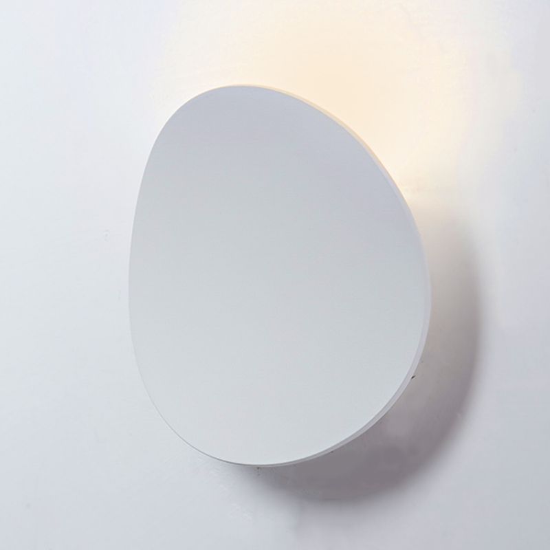Round Metal Wall Sconce Modern Style 1-Light Wall Mount Lighting