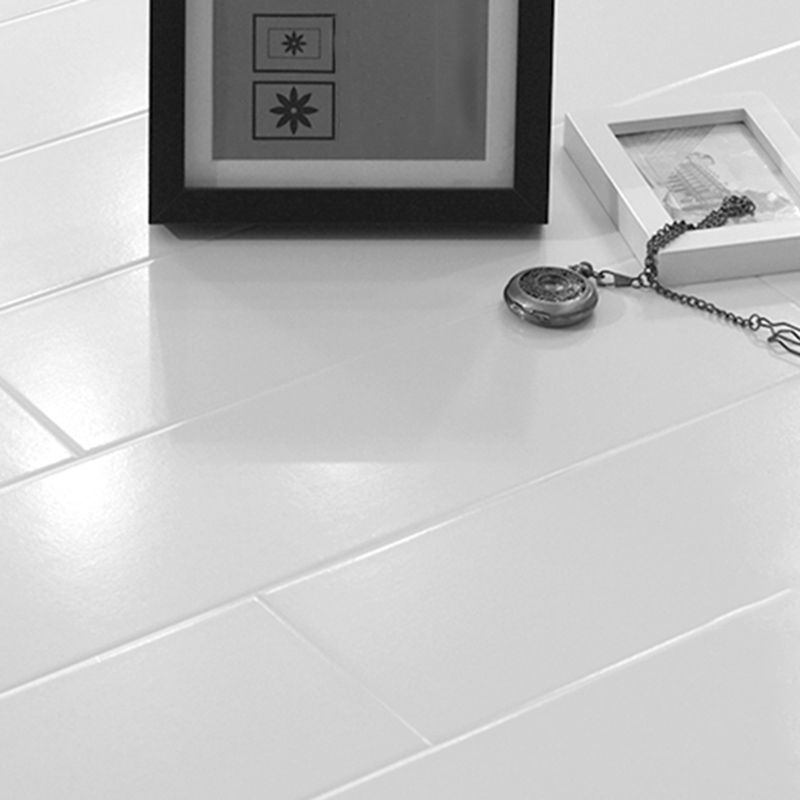Modern Laminate Floor Wood Fade Resistant Click-Lock Laminate Plank Flooring