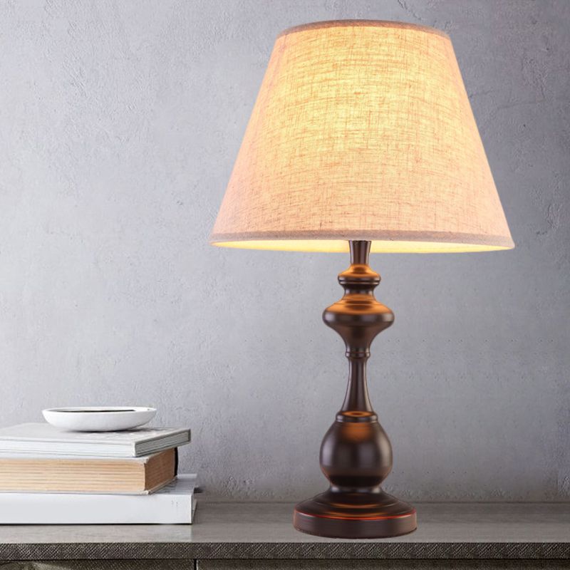 Lampada da notte marrone a 1 lampadina in tessuto da lettura a forma conica, illuminazione per comodino