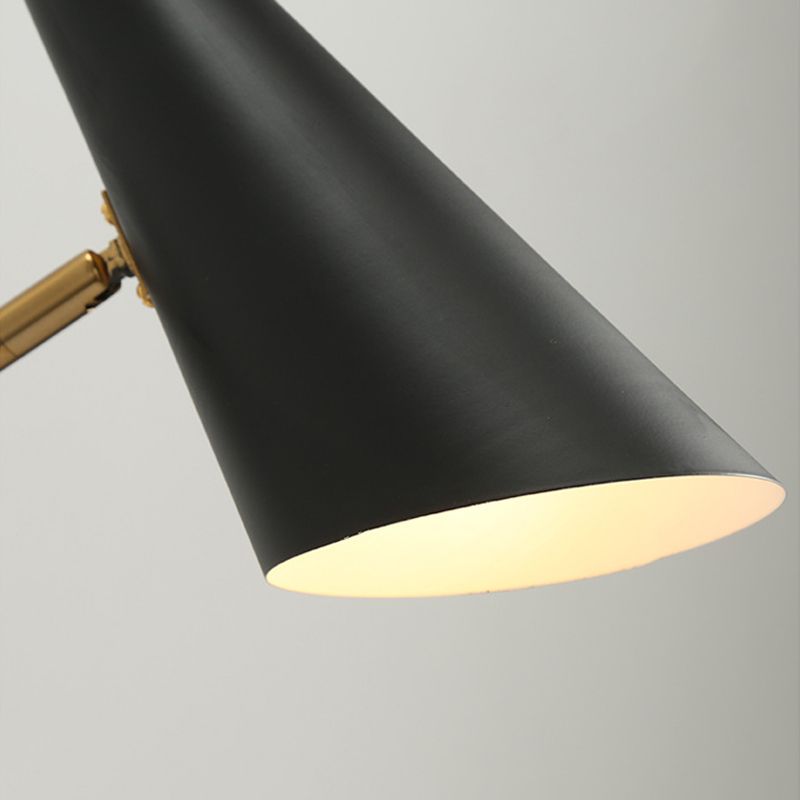 Lucinas de luz de pared cónica de estilo moderno lámparas de pared de 1 luces de metal en negro