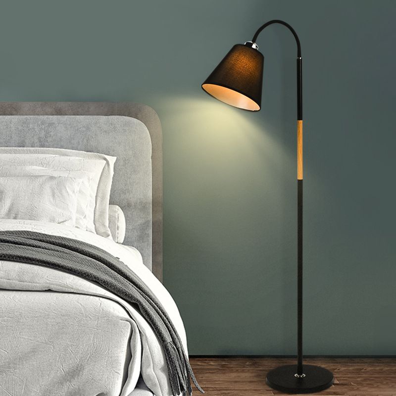 Lámpara de una sola lámpara de un solo frasco negro/blanco y madera La luz de pie con tono de tela de cono