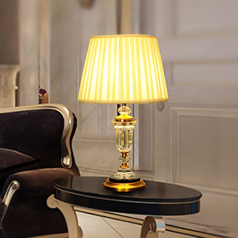 Luz de mesa de tela de barril Modernismo 1 Bulbo Lámpara de escritorio beige para el comedor