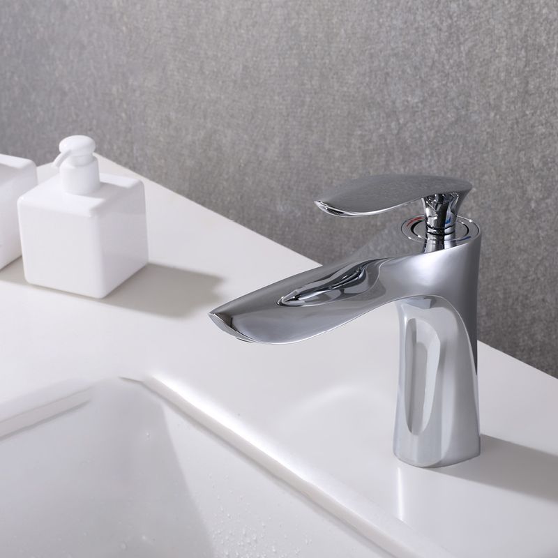 Contemporary Centerset Faucet Lever Handle Low Arc Solid Brass Faucet