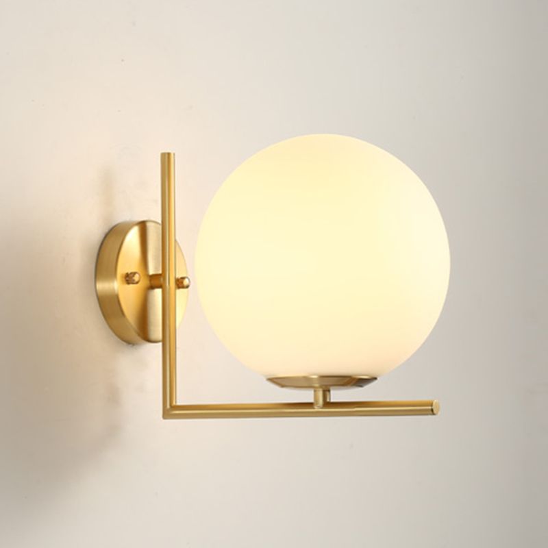 Luz de pared LED de globo de oro en simplicidad moderna Splique de pared de cobre con sombra de vidrio esmerilado