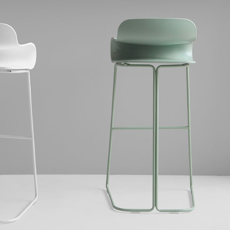 Modern Style Bar-stool Plastic Bar Stool with Metal Legs for Home