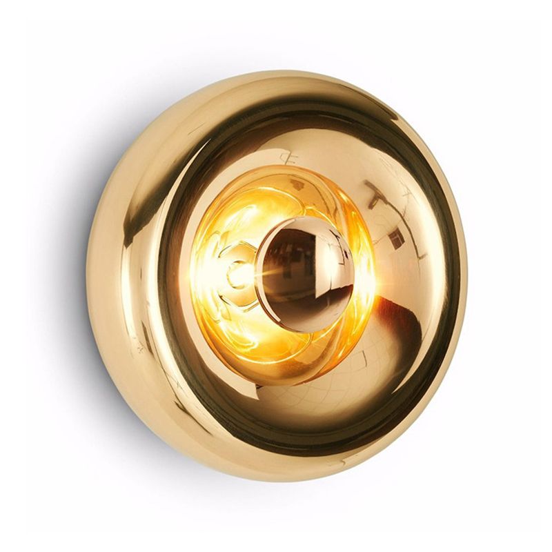 Postmodern Metal Wall Sconce Single Head Wall Mounted Light Fixture for Living Room