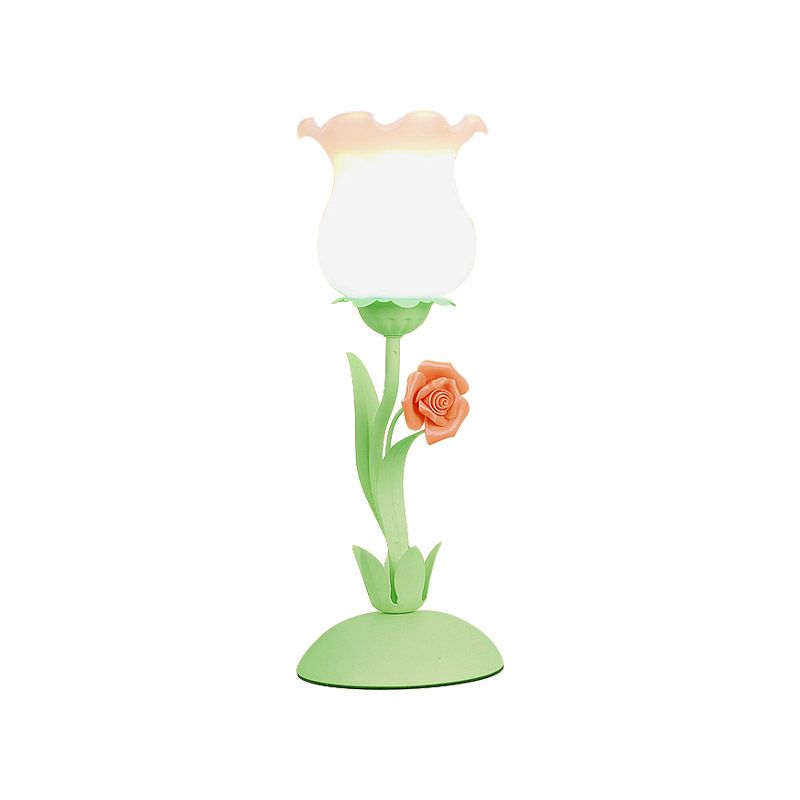 Pastoral Rosenknospetisch Licht 1 Kopf Opal Mattglas Nachttisch Lampe mit rosa/blau/grüner Rebe