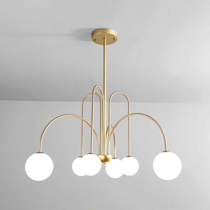 Moderno lampadario in ferro laccato a sospensione a sospensione a ciondolo di lusso con tonalità di vetro bianco