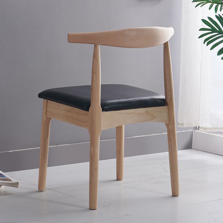 Silla lateral escandinava interior tapizada Silla de comedor de madera con respaldo abierto