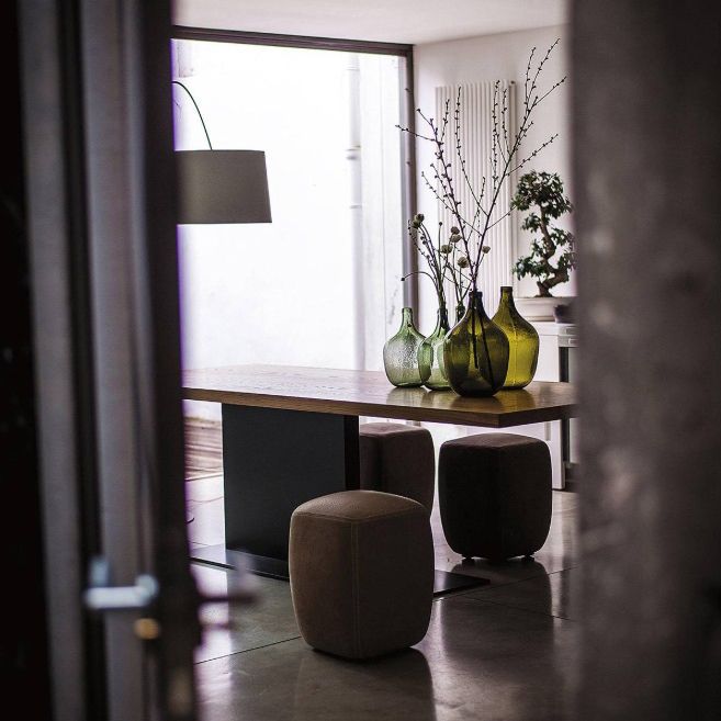 Table à manger en métal contemporain gratuit table en bois massif pour salle à manger