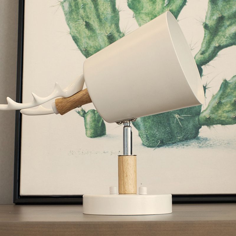 Lámpara de pared de cono simplicidad moderna de metal apliques para sala de estar