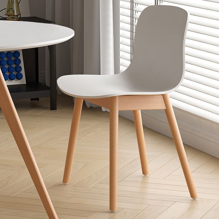 Chaise de café scandinave en bois Chaise de salle à manger Parsons au fini mat (Ensemble de 4)