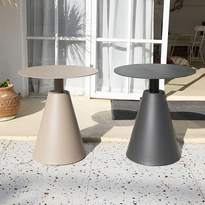 Round Outdoor Table Industrial Dining Table with Pedestal Base