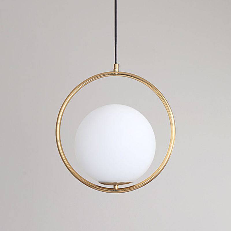 Golden 1 leichte runde Metallanhänger Leichte zeitgenössische Opal gefrostete Glasschatten Schlafzimmer Hanging Lampe