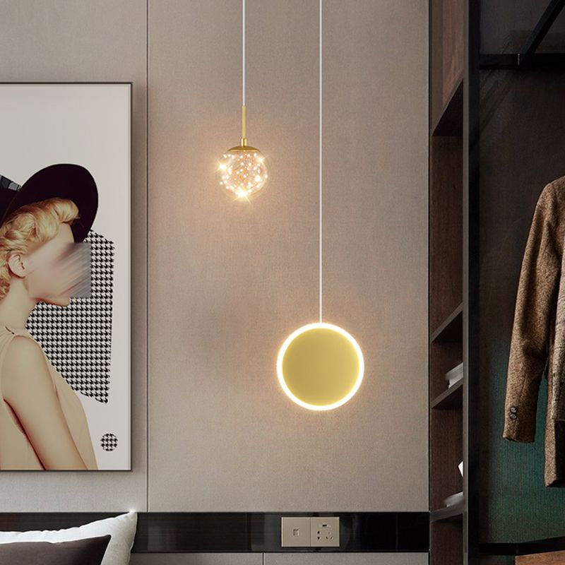 Kugelförmige Form des zeitgenössischen Stils Anhänger Lichter Metall 2 hängende Lampen