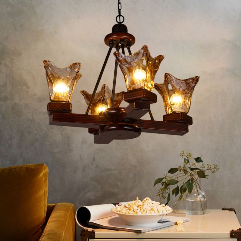 Houten bloemvormige hangende kroonluchter rustiek 4/6 lichten eetkamer hanglamp in roodbruin met bruin gestructureerd glas