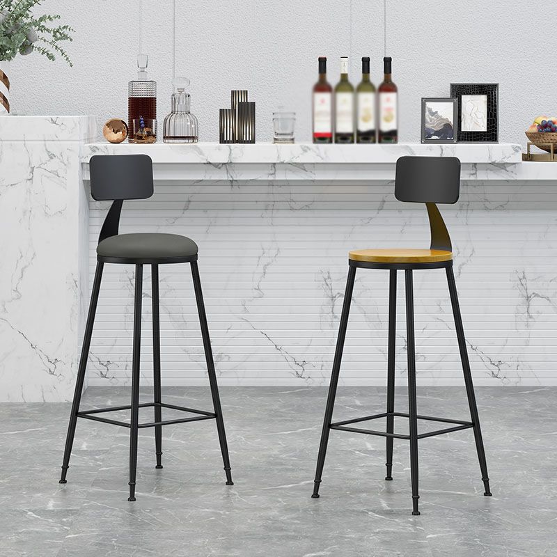 Moderner, armloser Thekenhocker mit Rückenlehne, Eisen, Wohnzimmer-Barhocker mit Pedal, 1 Stück