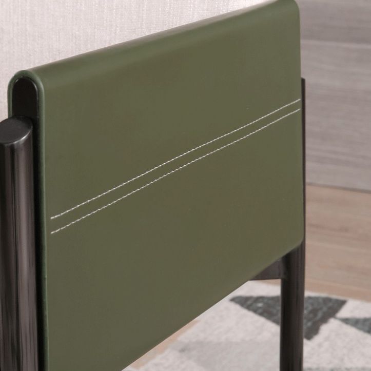 FAILLE CHAISE DE RONDINAGE CONTREMENTAIRE CHAISE MATTE FINE MISE SOIND BACK DINDING TAIR