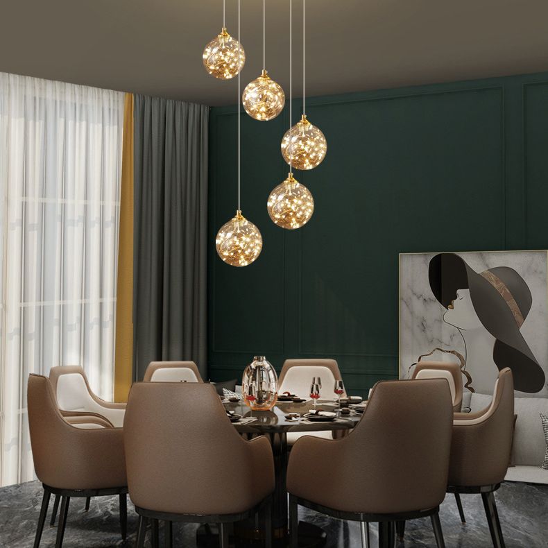 Lámpara de suspensión global de acabado de latón Nordic Amber Glass Led Starry Pends Lighting for Bedroom