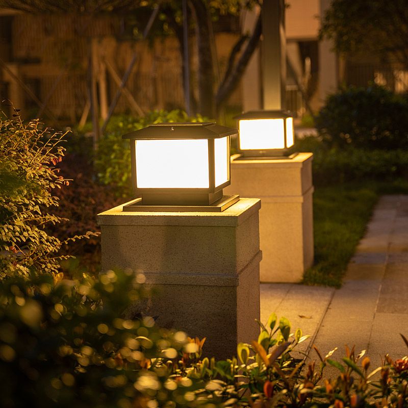 Modern LED Pillar Light Minimalist LED Solar Lighting Fixture for Garden
