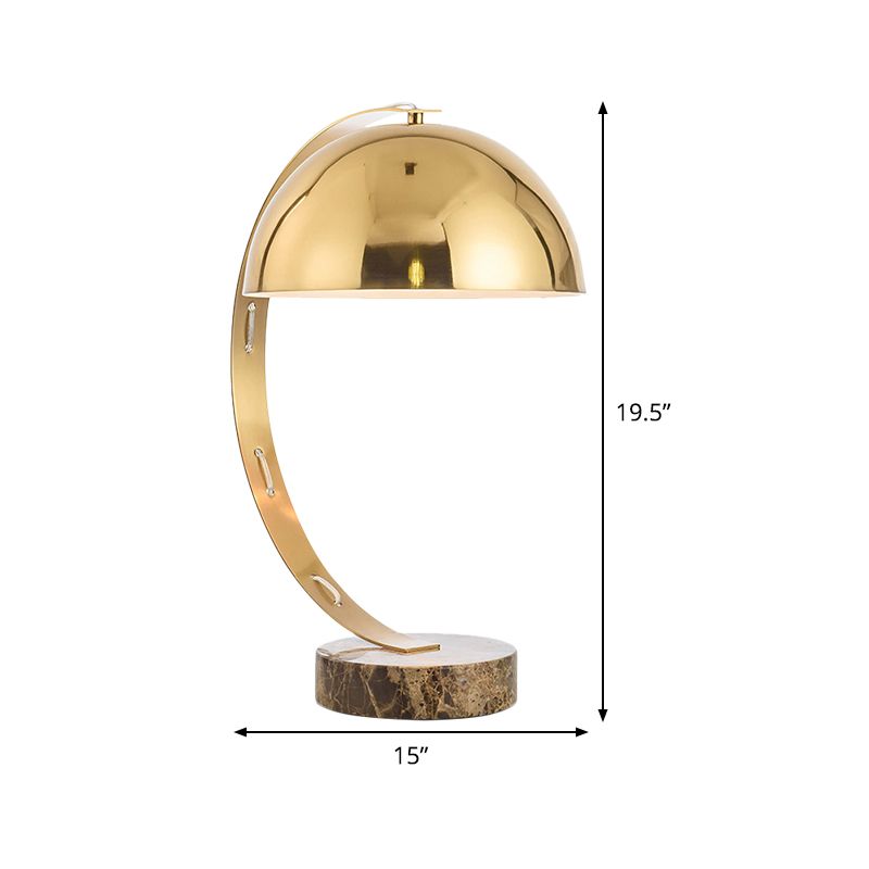 Lámpara de tarea del hemisferio Luz de escritorio de metal 1 de metal contemporáneo en oro con brazo curvilíneo