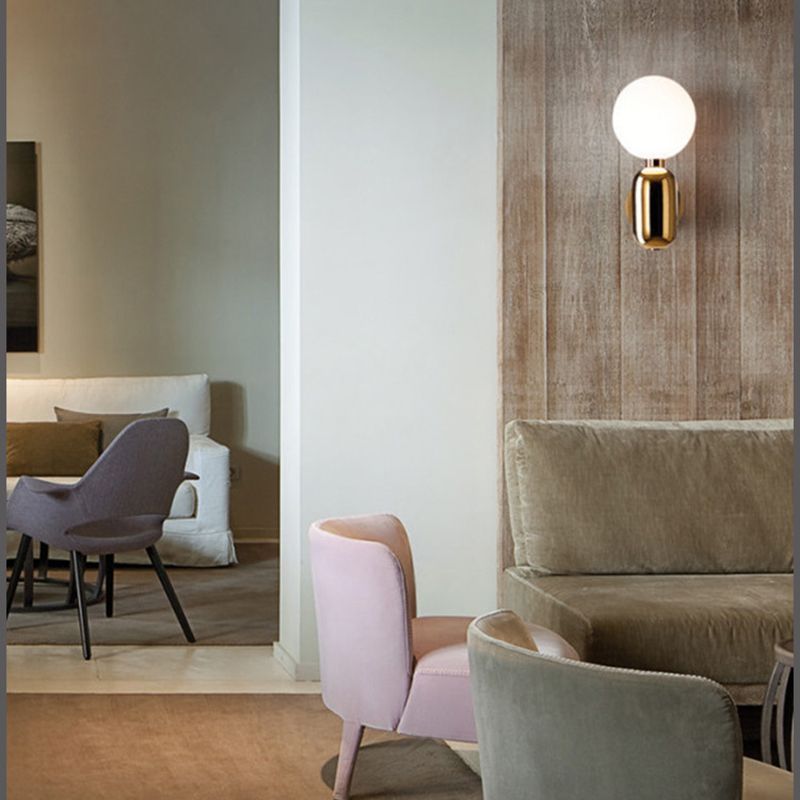 Iluminación apliques de la pared de la pelota Luz de metal de estilo moderno 1 cabezal montada en la pared.