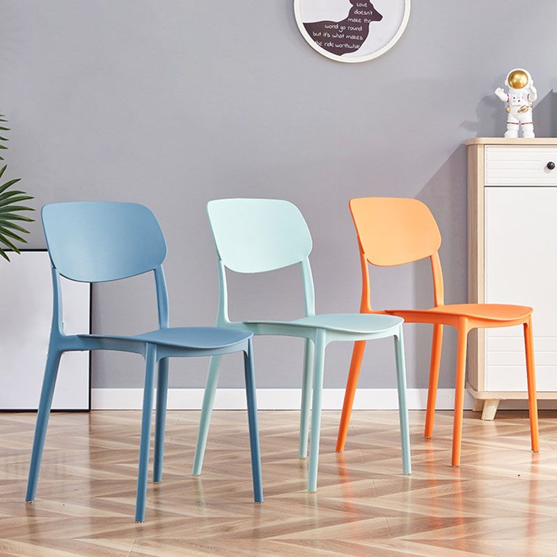 Sedia moderna sedia impilabile sedia a bracciole senza braccio con gambe di plastica per cucina