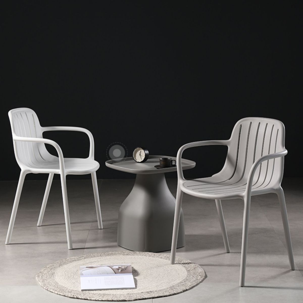 Chaise de salle à manger contemporaine en plastique, chaise latérale arrière Windsor pour usage domestique