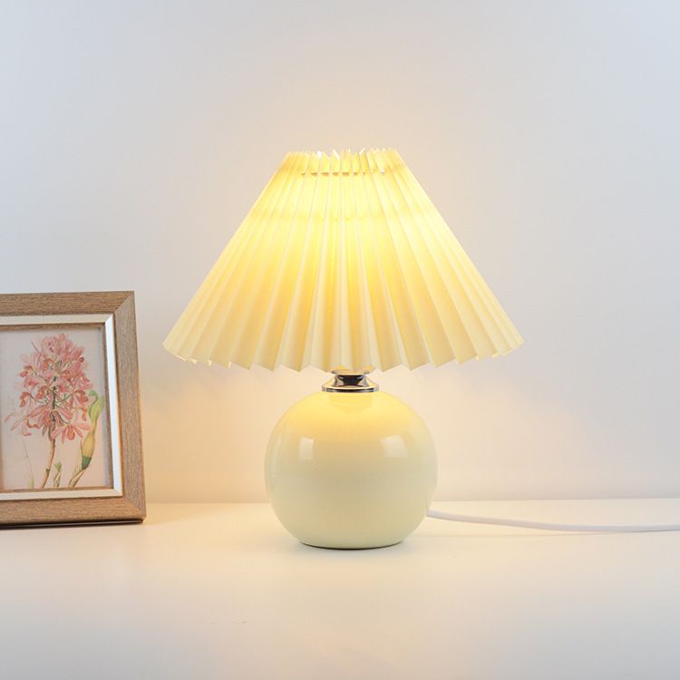 Lámpara de mesa de forma de cono de estilo de tela de estilo moderno luz de mesa de luz