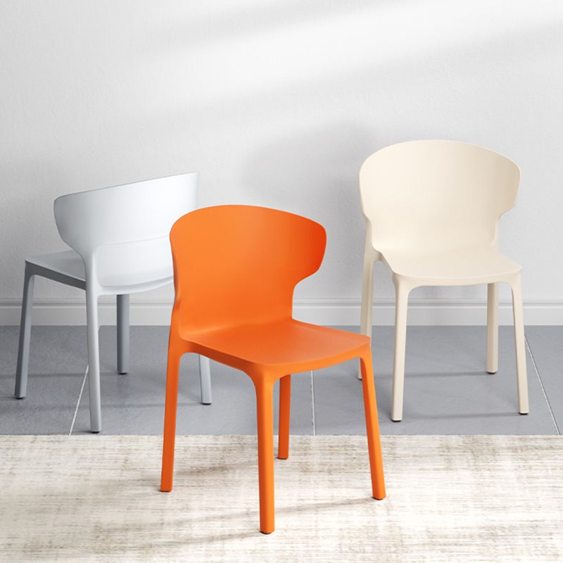 Sillas de comedor de plástico estilo escandinavo sin brazos Sillas con respaldo (juego de 4)