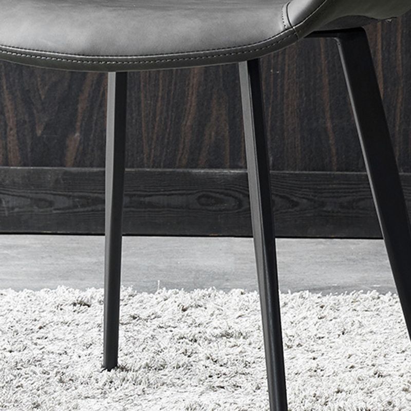 Chaise de salle à manger en cuir PU de style moderne, chaise Parsons de 18 pouces de large pour un usage domestique