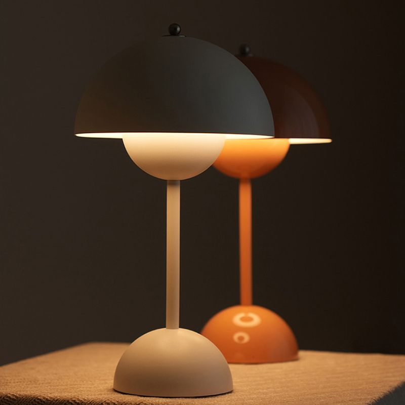 Nordic Style Metal Table Lamp Colorful Bud Shape Desk Lamp for Bedroom
