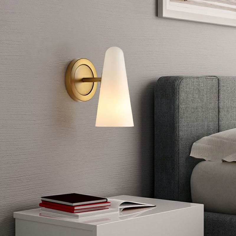 1-Licht-Wohnzimmer Wandbeleuchtung Minimalismus Gold Leuchte Licht mit Kegelfrostglasschatten